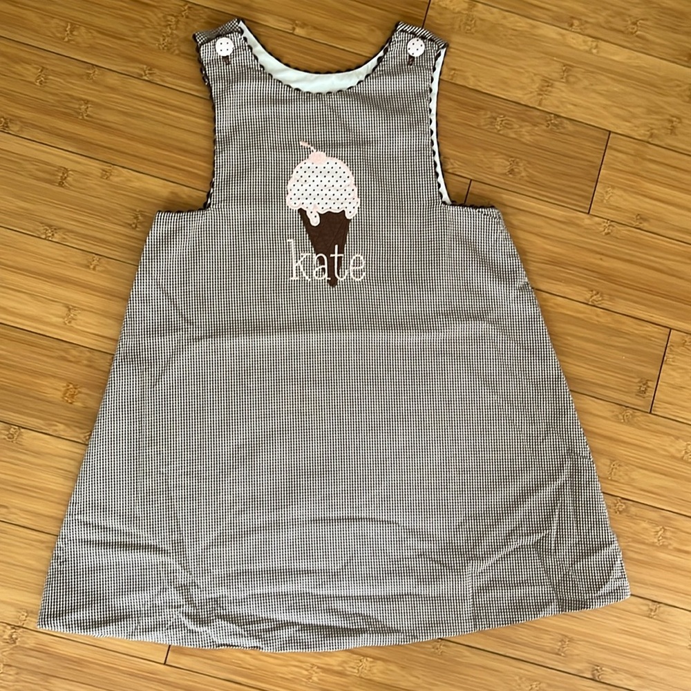 🍦Handmade jumper with ice cream appliqué, monogrammed Kate.